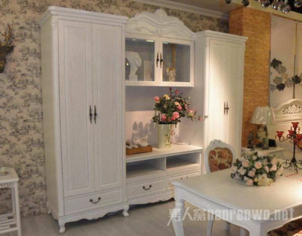 如果只在一个地方喷香水 我建议在衣橱上喷香水