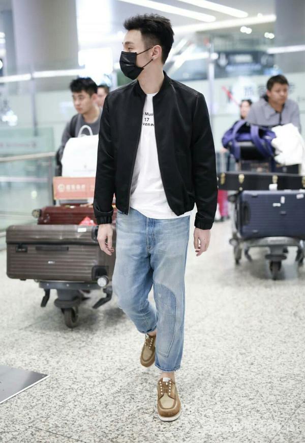 感受歌手李荣浩的魅力 走进小眼睛的男生穿什么好看