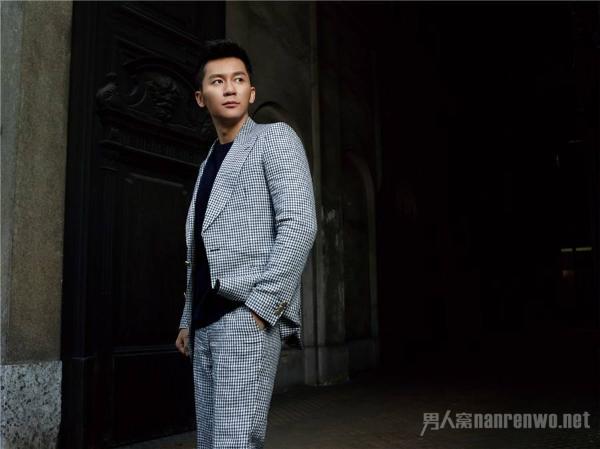 感受李晨的个性穿搭 一起走进一个时尚的世界