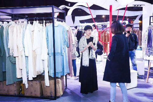 百货业借时尚买手打造爆款竞争力