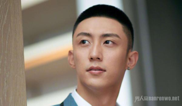 男士发型之如何像大明星黄景瑜一样拥有帅气的发型
