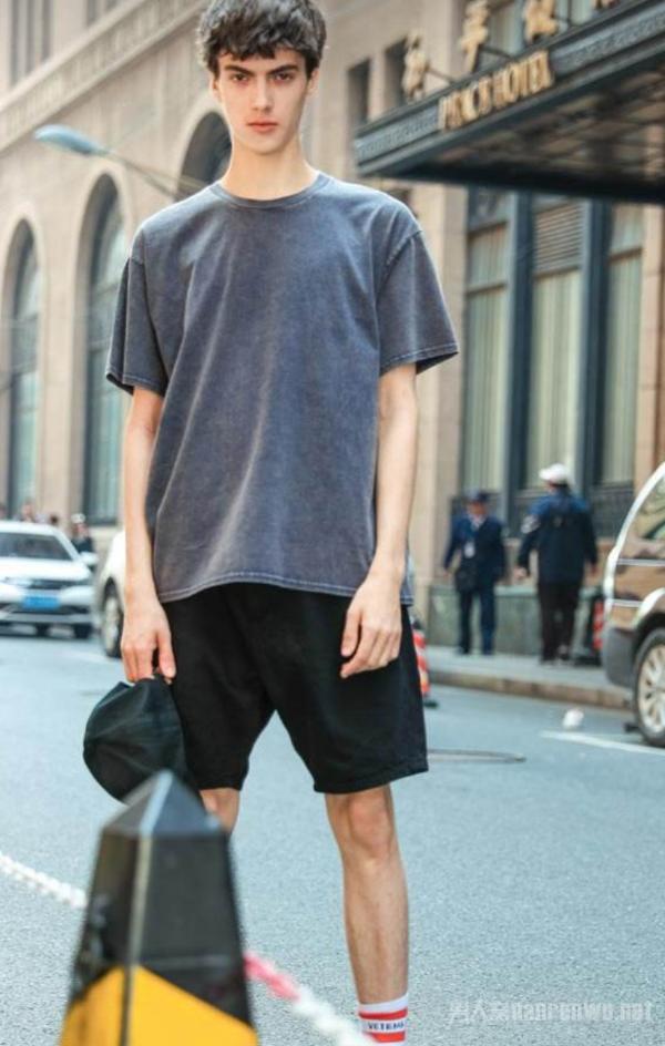 男生最潮流的时尚搭配 营造出最炫彩的个人形象
