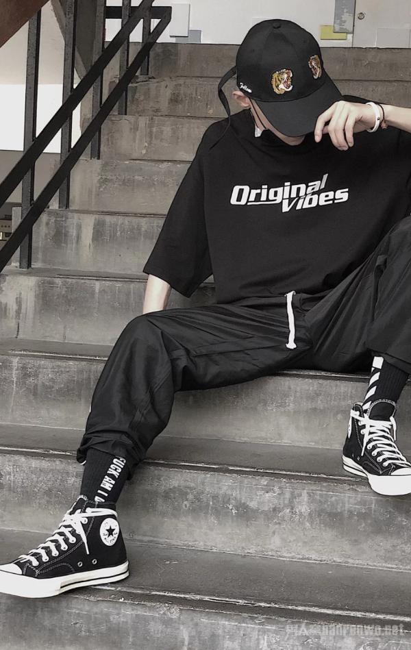 日系潮流帆布鞋搭配 一起寻找属于你的时尚吧