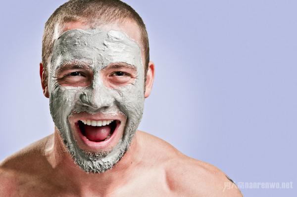 男士干性皮肤护肤补水小常识 让你的脸部皮肤有光泽