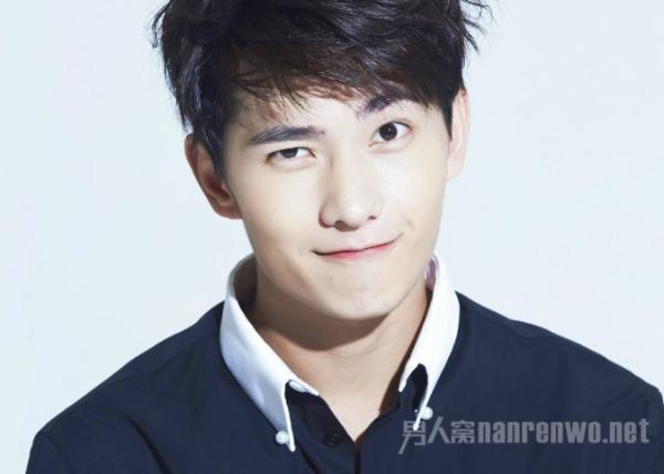 男生显乖巧的短发发型有哪些？这些发型流行又实用