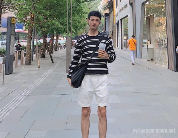 夏季男生的日常穿搭 平凡中塑造不一样的时尚感