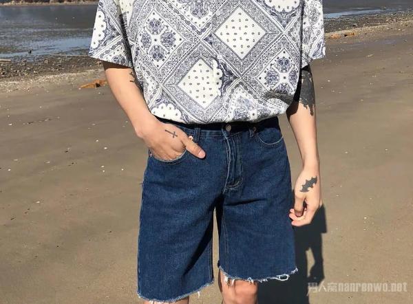 炎炎夏日少不了的韩系穿搭 一条时尚短裤的搭配