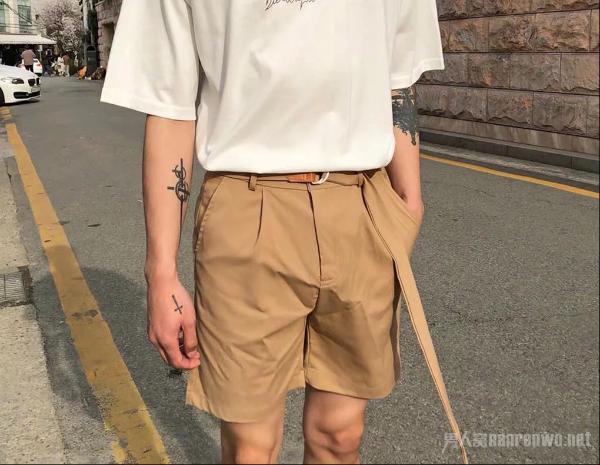 炎炎夏日少不了的韩系穿搭 一条时尚短裤的搭配