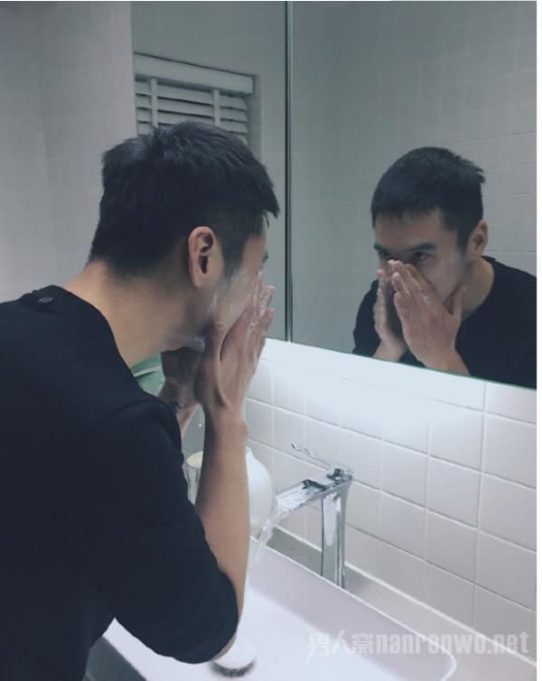 男士美白的最好方法 坚持一个月妹子开始倒追你