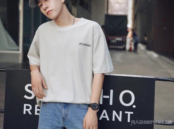 小个子男生的夏季穿搭 给你带来更加高大的视觉效果