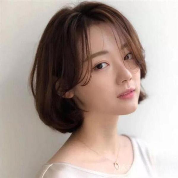 发型女短发 这3款发型非常显高 赶紧帮女神get起来