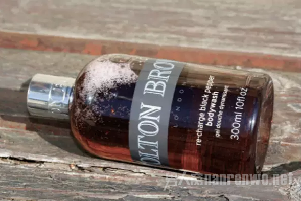 身体香氛 给身体一个浪漫的邂逅让他拥有迷人的香气