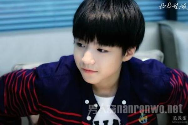 初中生发型男00后 这3款男生发型 90后：这发型...