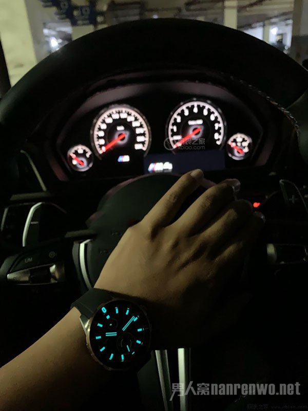 不会撞表关键也不贵 限量100块的雅典潜水系列值得买