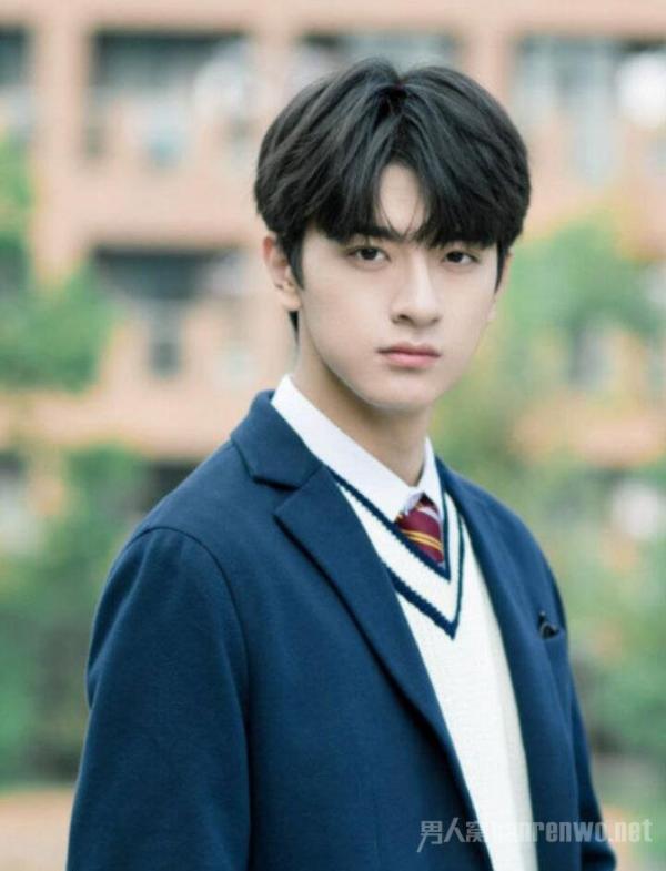 男生学院风发型 这3款小清新发型 你也可以拥有