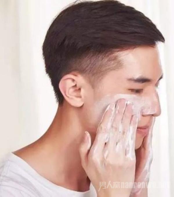 面膜后要不要洗脸 很多人都做错了 难怪皮肤差