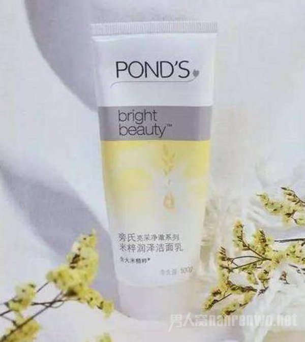 脸上爱出油用什么洗面奶 这三款最控油 款款好口碑