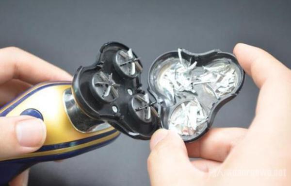 剃须刀钝了怎么办 学会这招不用换刀头 和新的一样锋利