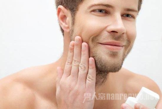 男士要用什么护肤品？男性朋友知道么？