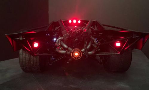 新《蝙蝠侠》中“蝙蝠车”概念图曝光