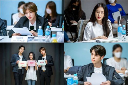 剧本|电视剧《恋爱革命》公开朴志训X金泳勋首次剧本阅读现场