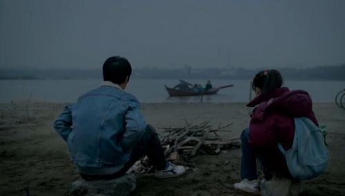 《平原上的摩西》曝预告，刘昊然周冬雨表情冷峻
