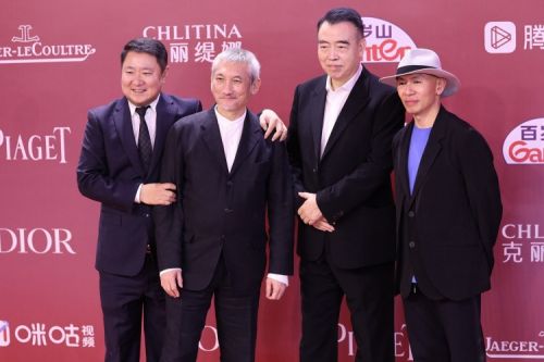 电影《中国医生》《长津湖》剧组亮相第24届上海电影节红毯