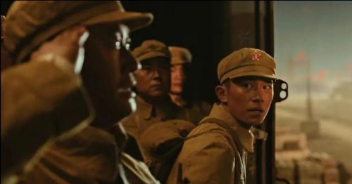 电影《长津湖》延期上映！我们提前探秘了服装道具库