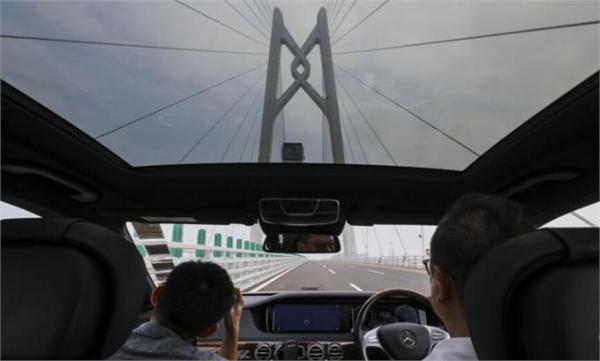 历史性时刻！港珠澳大桥首日 兰桂坊创始人驾车过桥感觉“重生了”