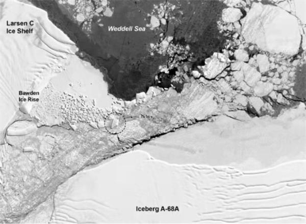 南极惊现奇怪的长方形冰山 NASA：从冰架自然脱落导致