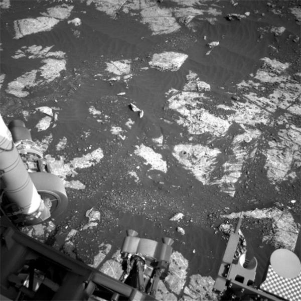NASA火星“好奇号”恢复工作 成功在火星表面钻孔取样