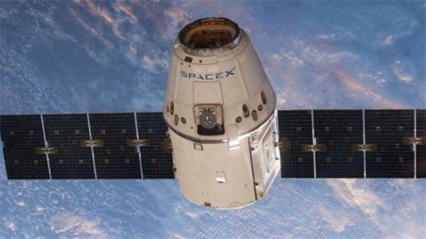 SpaceX计划发射1584颗低轨卫星 距地高度仅550公里
