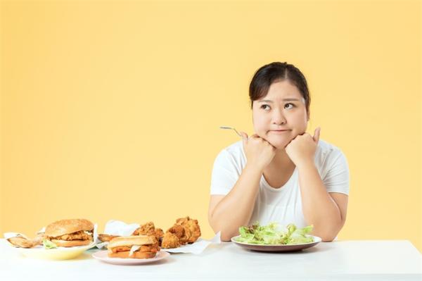 别一味追求骨感美！减肥会让人样貌加速变老，脂肪并非一无是处