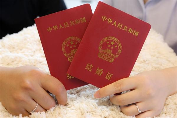 同比下降12.2%！中国结婚登记人数7年连降 广东去年63.3万对领证成婚