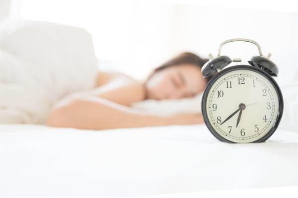 别扰人清梦！夜间睡眠中断的女性，死于心脏疾病的风险是普通人的2倍