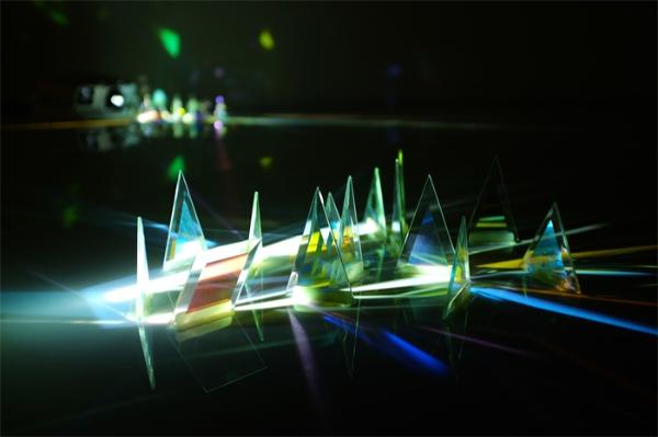 有一种光，可以穿透任何物体