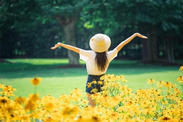 研究表明：人在夏天能获得更高的心理幸福感，免疫力也更强