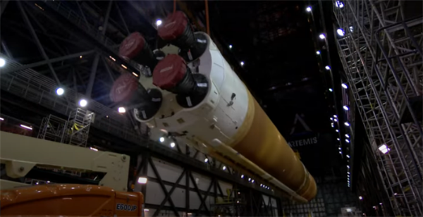 组装完成！NASA阿尔忒弥斯任务火箭SLS将于今年11月发射