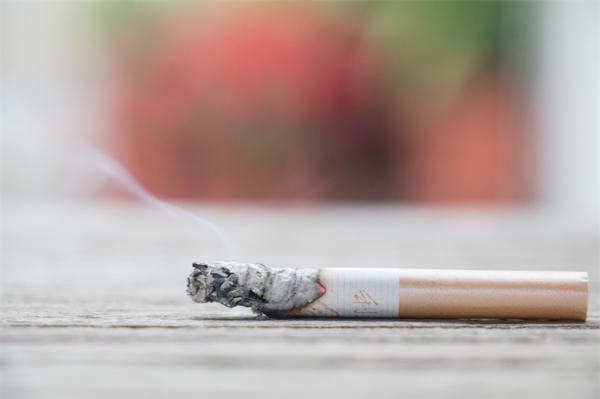 最新研究显示：非侵入性脑刺激可能减少吸烟，且可接受性良好