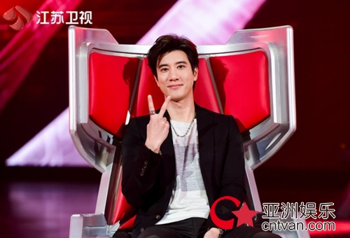 王力宏《最强大脑》获赞&nbsp;王力宏三兄弟同框&nbsp;有颜有才似偶像男团！