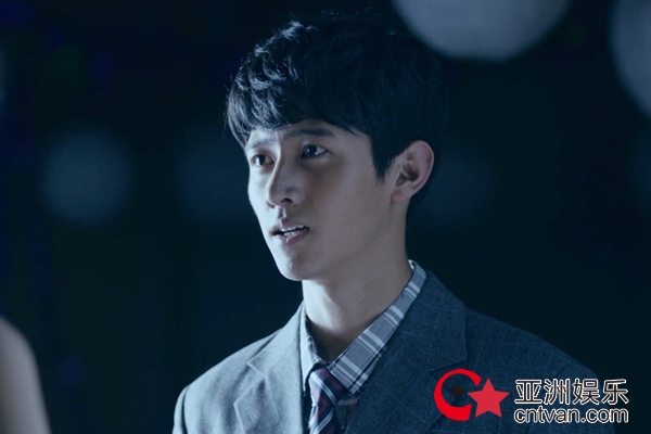 战宇《恋爱先生》献荧屏初吻&nbsp;初恋情节引热议