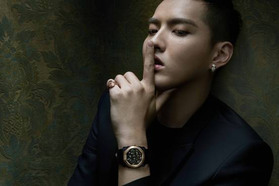 吴亦凡惊喜现身米兰时装周宝格丽活动