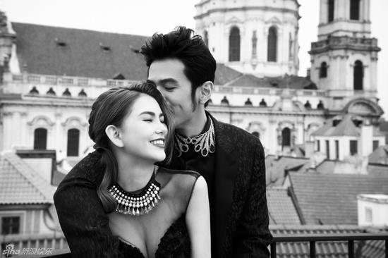 昆凌晒照找王子 周杰伦:王子在给你拍照