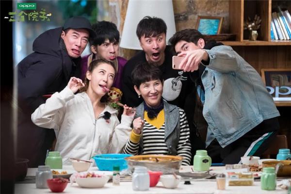 应采儿回忆生jasper经历，陈小春满眼宠溺