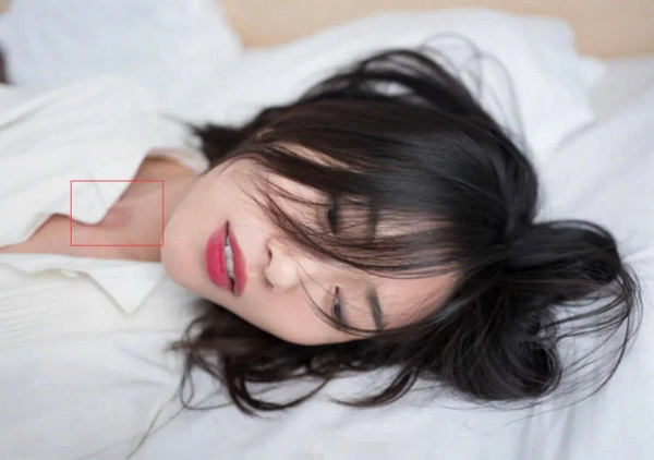 刘雯30岁生日开撩！大发床照惹争议