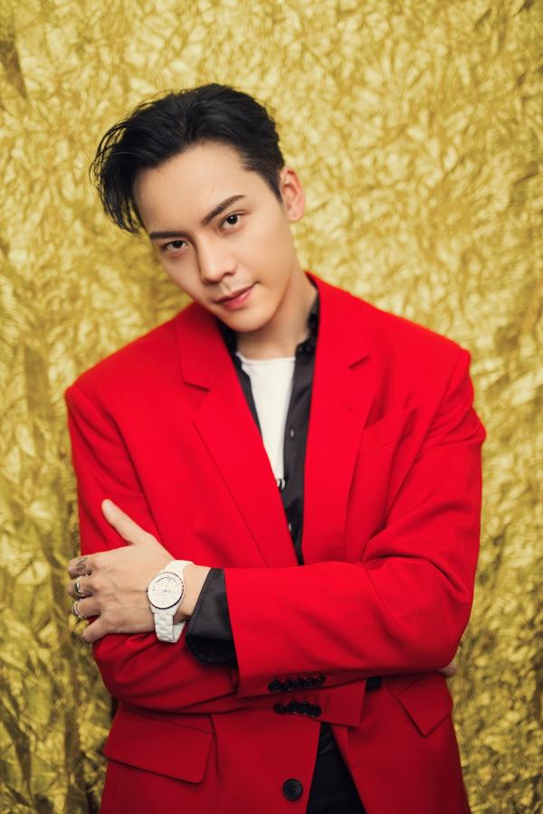 陈伟霆再登春晚舞台 热闹舞曲嗨翻除夕夜