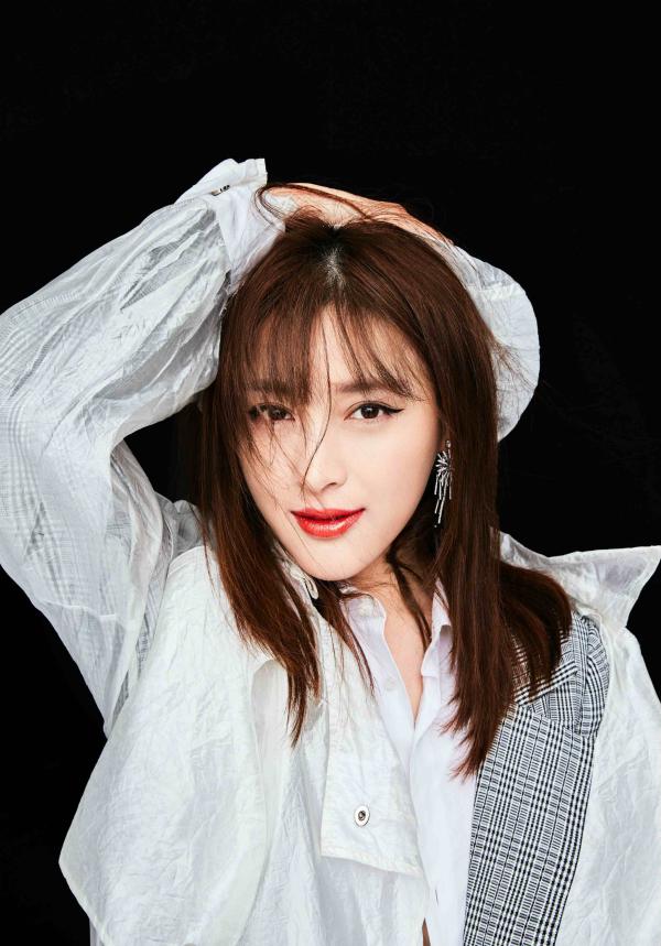 甘婷婷曝光生日大片&nbsp;酷girl玩转英伦风时尚