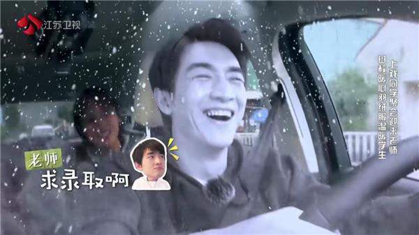 应采儿回忆生jasper经历，陈小春满眼宠溺