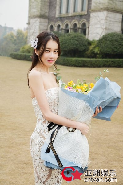 黄一琳《动物管理局》杀青 受邀出席时装周引期待