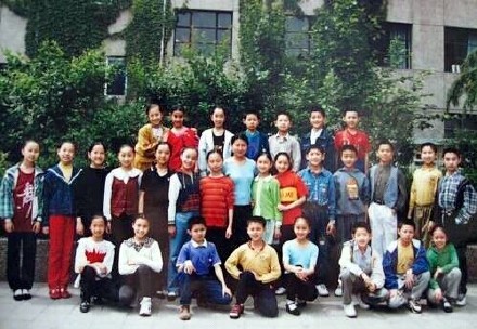 刘诗诗青涩旧照曝光 竟与他同班！